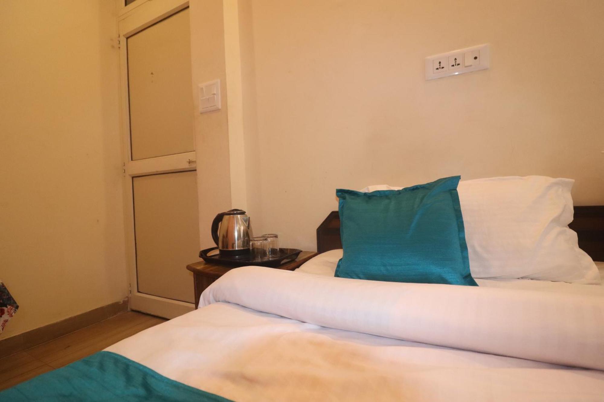 Triple One Hotel Tapovan Rishikesh,Near Laxman Jhula Bagian luar foto