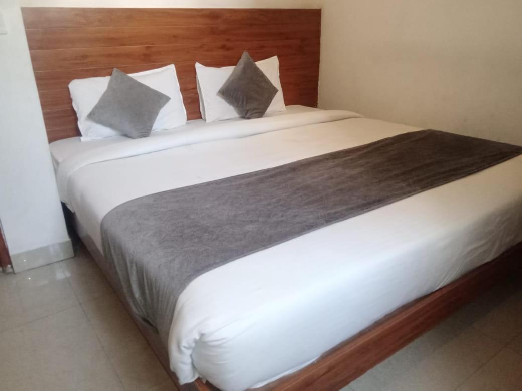 Triple One Hotel Tapovan Rishikesh,Near Laxman Jhula Bagian luar foto