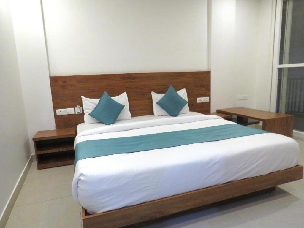 Triple One Hotel Tapovan Rishikesh,Near Laxman Jhula Bagian luar foto